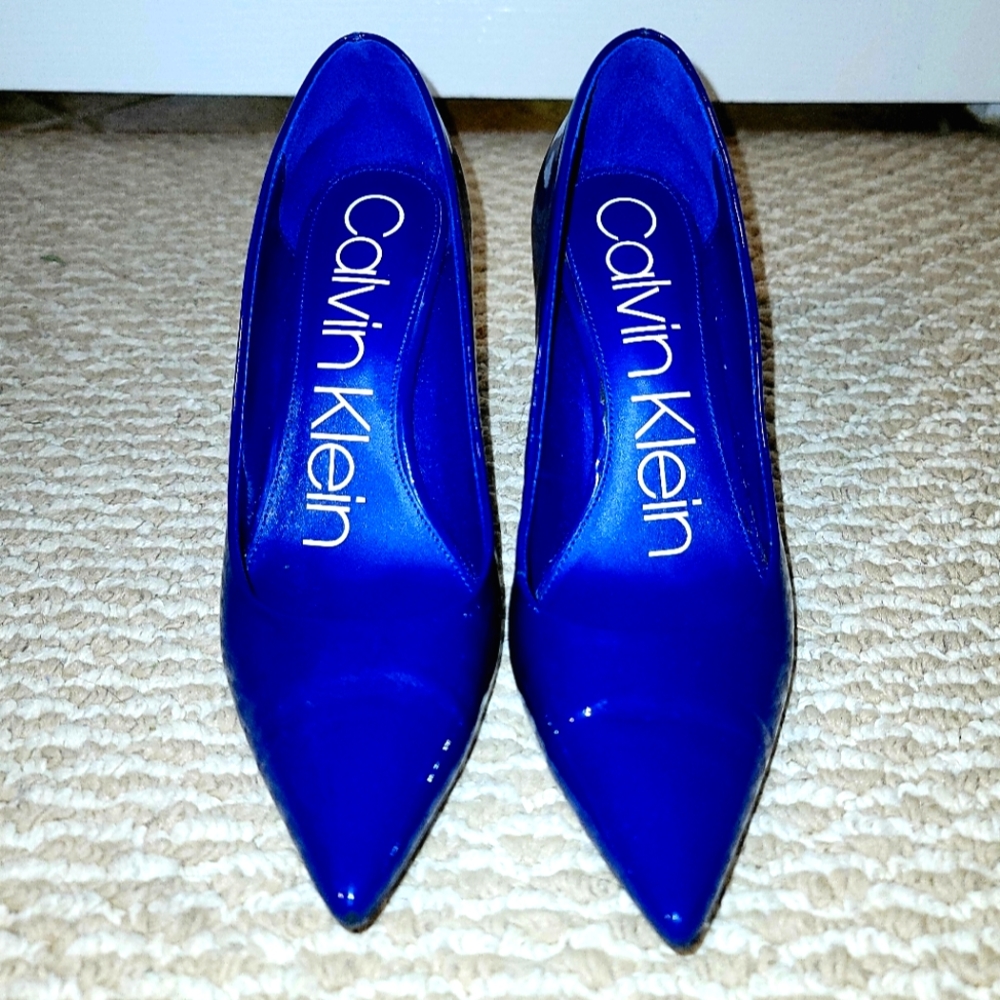 Royal Blue patent leather pumps
